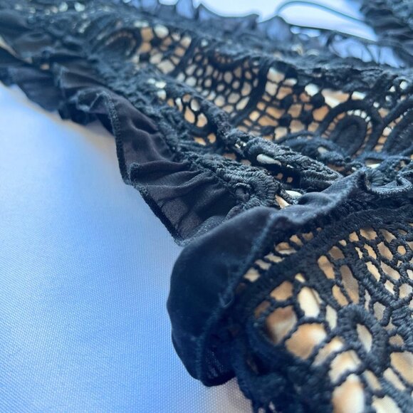 GUESS BLACK BEIGE CROCHET LACE CROPPED JUMPSUIT - 4 - Picture 3 of 8